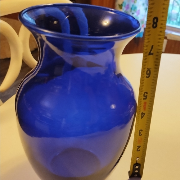Vintage Anchor Hocking Glass Cobalt Blue 8" Tall Flared Urn Style Flower Vase - Picture 6 of 8